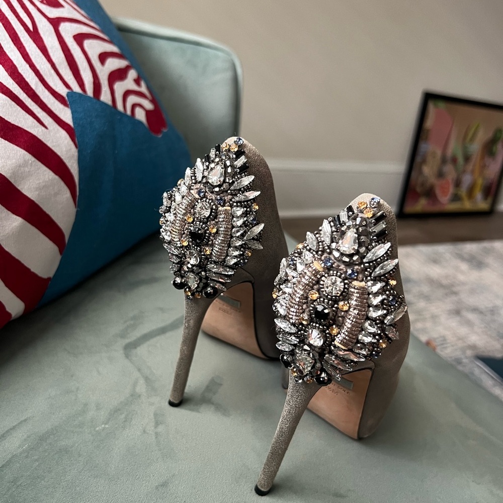 Badgley Mischka Kiara Silver Metallic Open Toe Jeweled Pumps ~Leather Sole